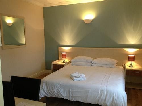 Inn On The Broadway Woking Kültér fotó