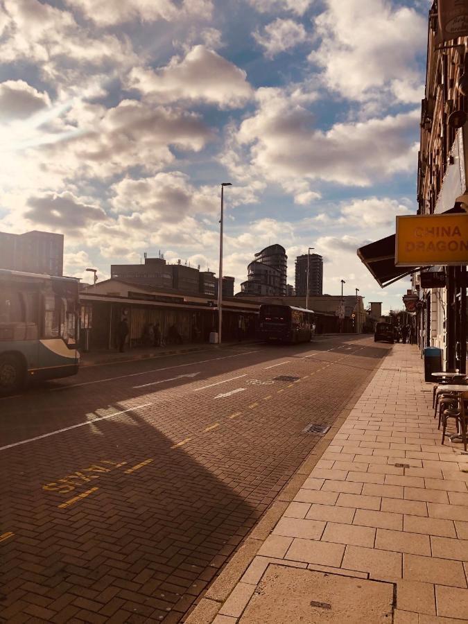 Inn On The Broadway Woking Kültér fotó